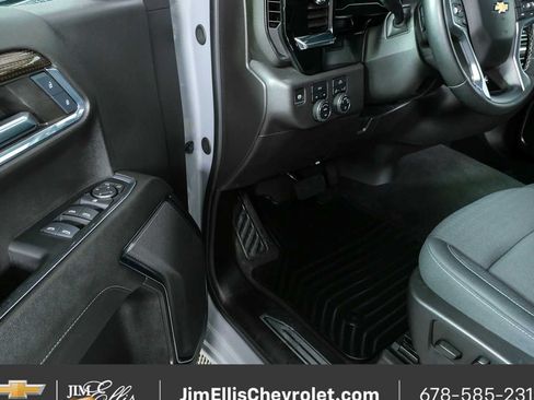 Used 2024 Chevrolet Silverado 1500 LT AWD/4WD image 7