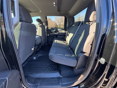 Used 2021 Chevrolet Silverado 2500 Custom w/ Custom Value Package image 17