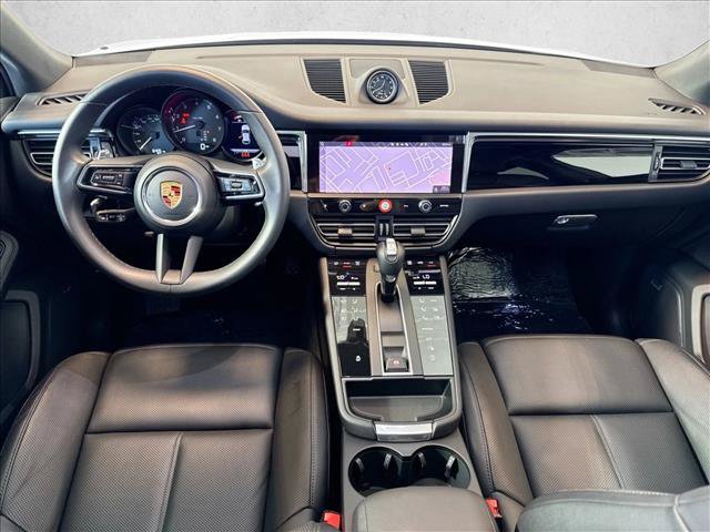 Certified 2026 Porsche Macan AWD/4WD image 21