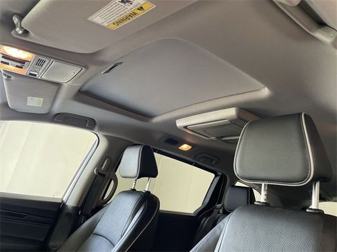 Used 2023 Honda Odyssey Elite image 25