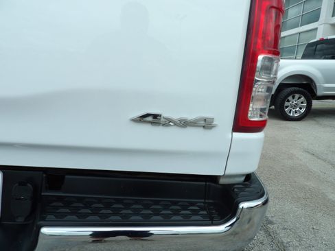 Used 2019 RAM 1500 Big Horn AWD/4WD image 9