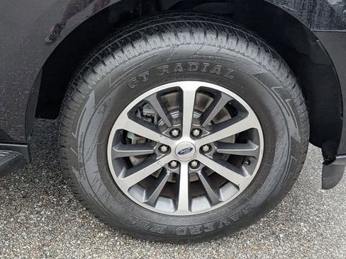 Used 2019 Ford Expedition Max XLT image 17