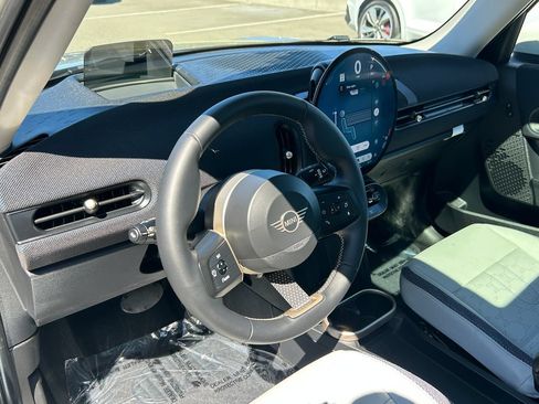 Used 2026 MINI Cooper 4-Door Hardtop FWD image 13