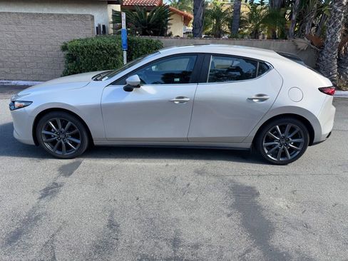 Used 2023 MAZDA MAZDA3 s FWD image 9