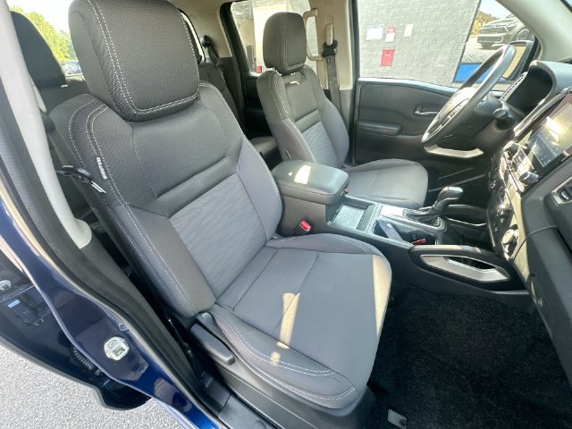 Used 2022 Nissan Frontier SV AWD/4WD image 26