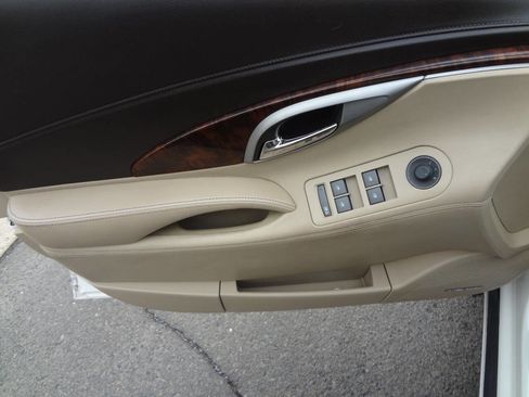 Used 2010 Buick LaCrosse CXL w/ Luxury Package image 12