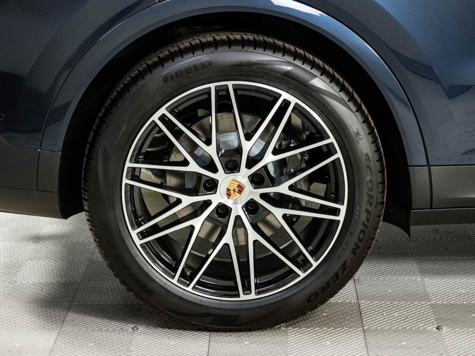 New 2026 Porsche Cayenne AWD/4WD image 39