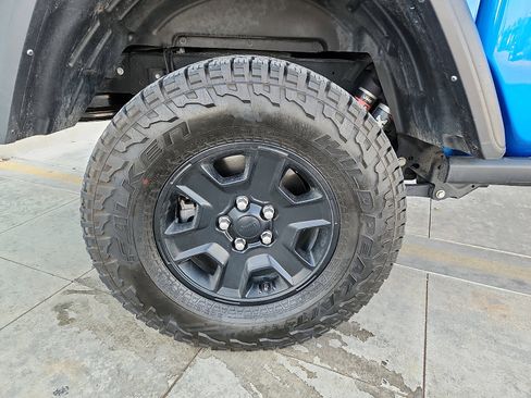 Used 2023 Jeep Gladiator Mojave image 9