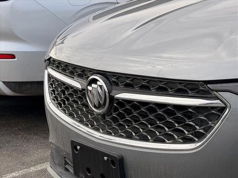 Used 2023 Buick Envision Avenir image 25