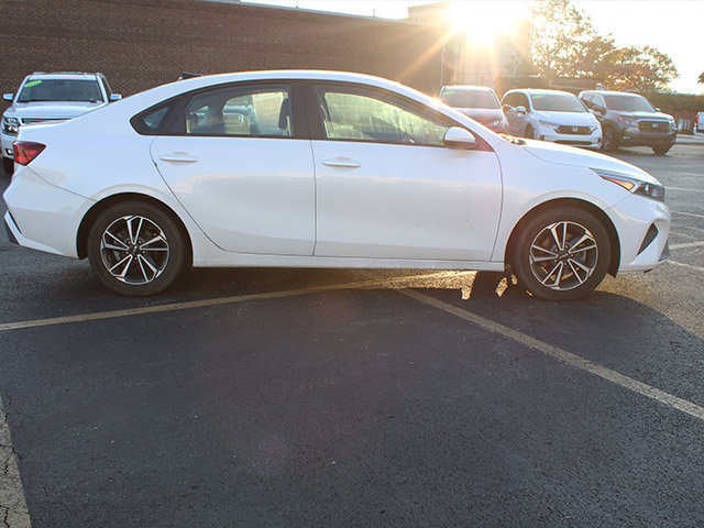 Used 2022 Kia Forte LXS FWD image 5