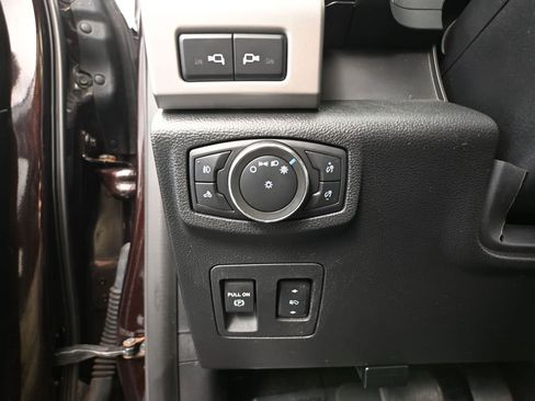 Used 2020 Ford F150 Lariat w/ Equipment Group 502A Luxury image 34