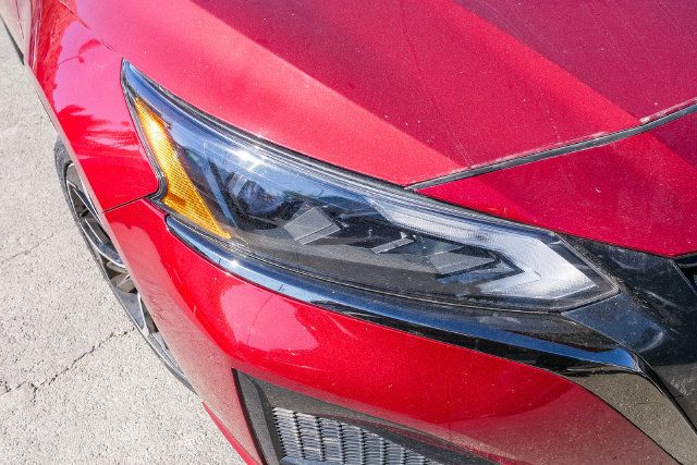 Used 2023 Nissan Altima 2.5 SR FWD image 3