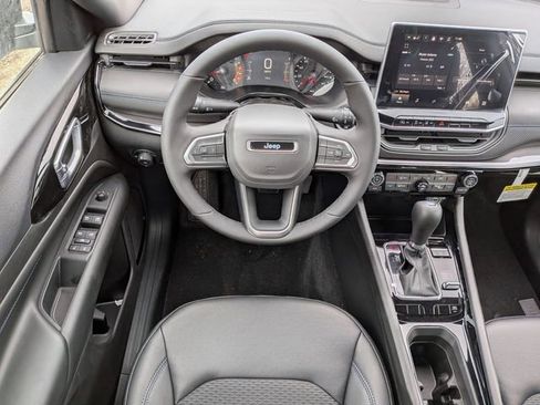 New 2026 Jeep Compass Latitude image 14