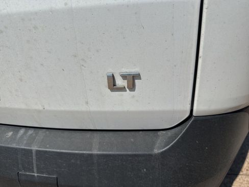 Used 2021 Chevrolet Traverse LT image 9