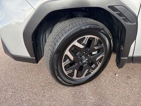 Used 2025 Subaru Forester Premium image 4