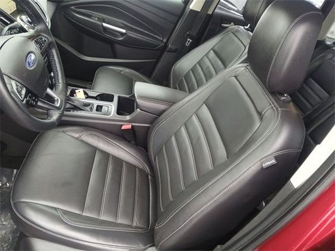 Used 2018 Ford Escape Titanium image 11