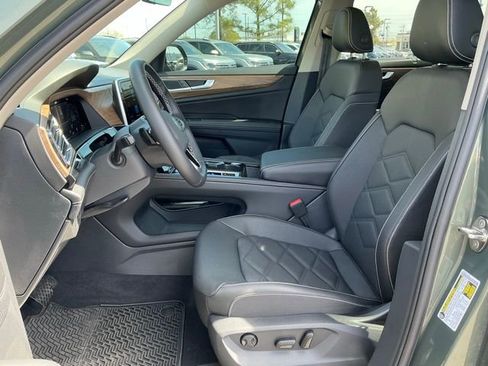Used 2026 Volkswagen Atlas SE AWD/4WD image 14