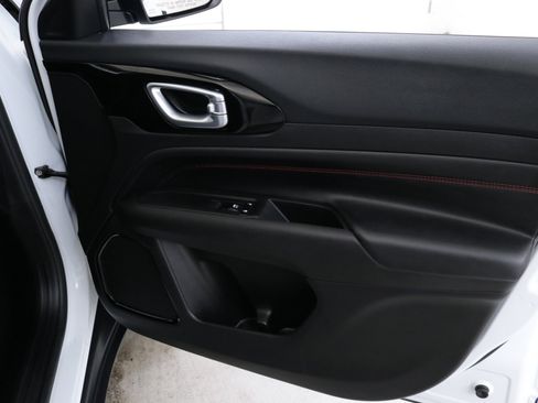 Used 2023 Jeep Compass Trailhawk image 29