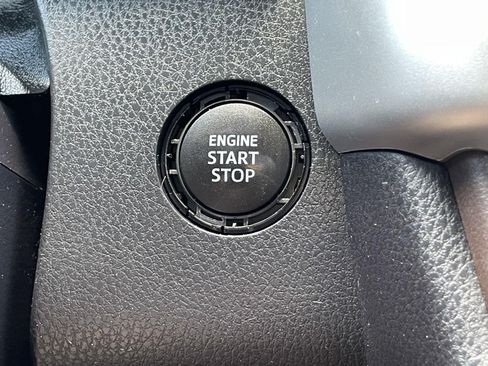 Used 2019 Toyota Highlander Limited FWD image 20