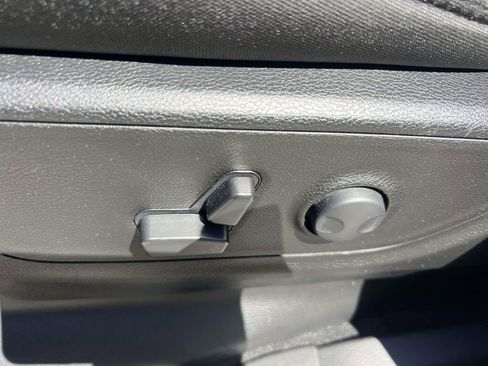 Used 2025 RAM 1500 Big Horn AWD/4WD image 17