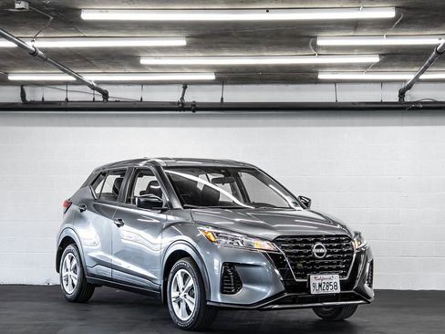 Used 2024 Nissan Kicks S image 7