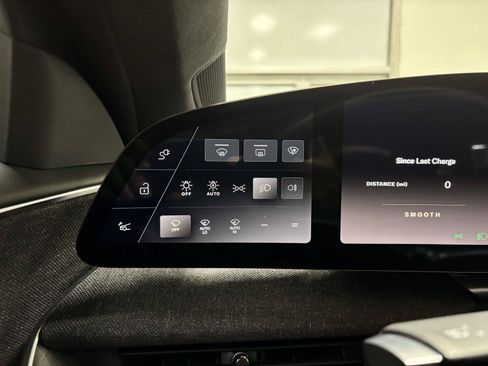 Used 2024 Lucid Air Touring AWD/4WD image 29
