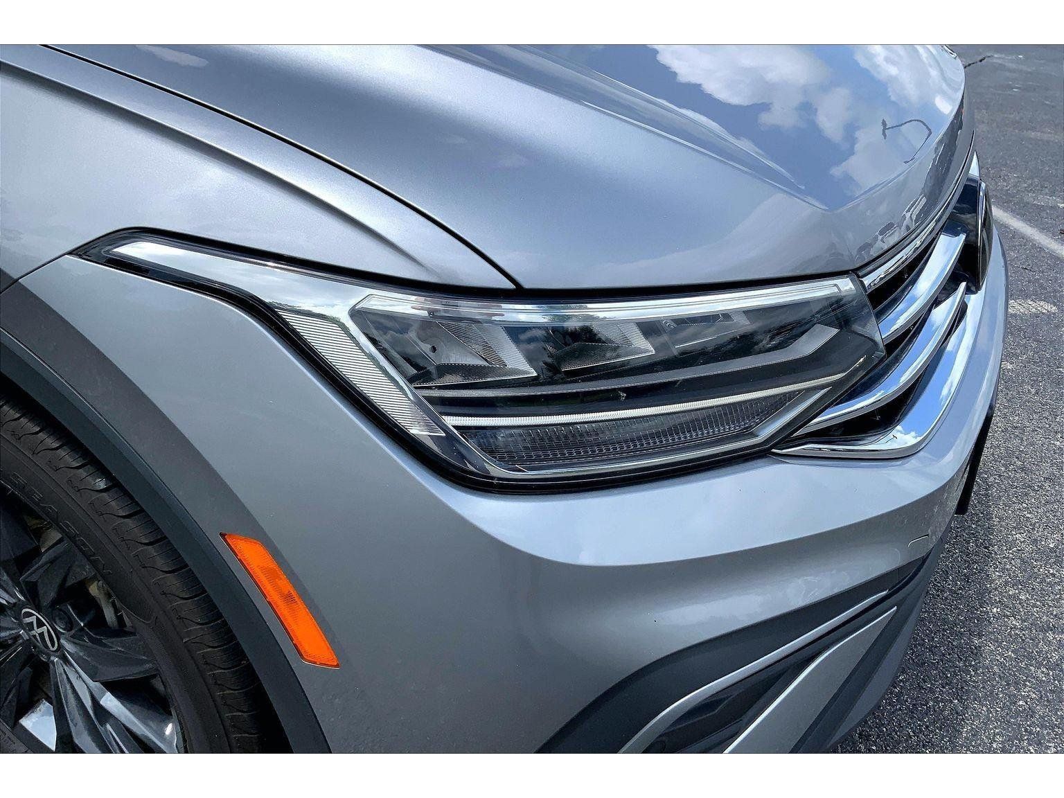 Used 2024 Volkswagen Tiguan SE AWD/4WD image 24