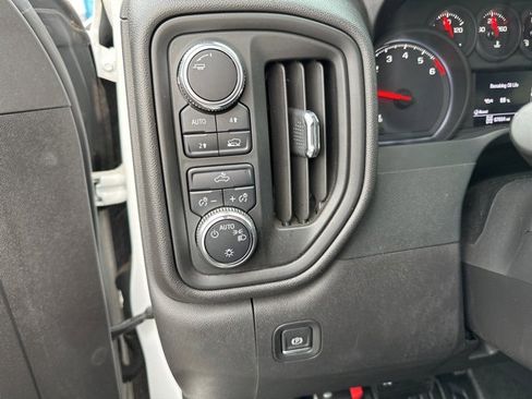 Used 2022 GMC Sierra 1500 Pro w/ Sierra Value Package image 8