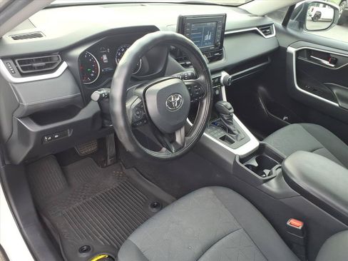 Used 2021 Toyota RAV4 XLE AWD/4WD image 6