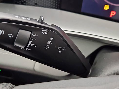 New 2026 Volkswagen Tiguan SE R-Line image 28