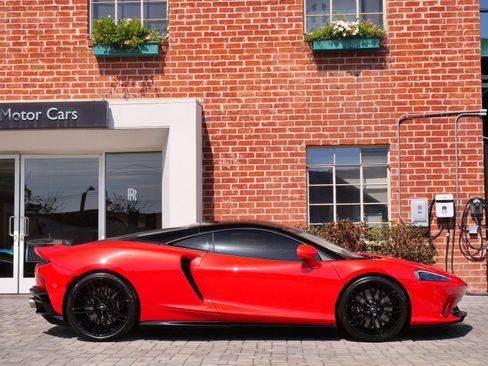 Used 2023 McLaren GT RWD image 3