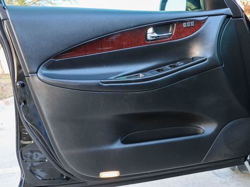 Used 2017 INFINITI QX50 2WD w/ Premium Plus Package image 13