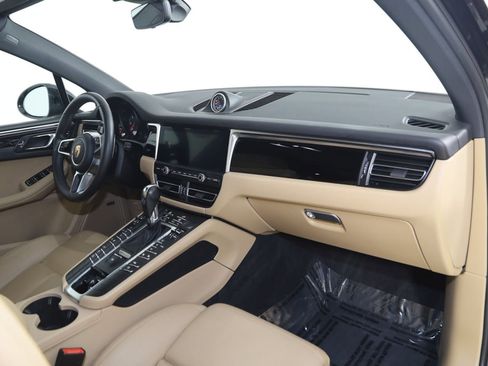 Used 2019 Porsche Macan AWD/4WD image 44