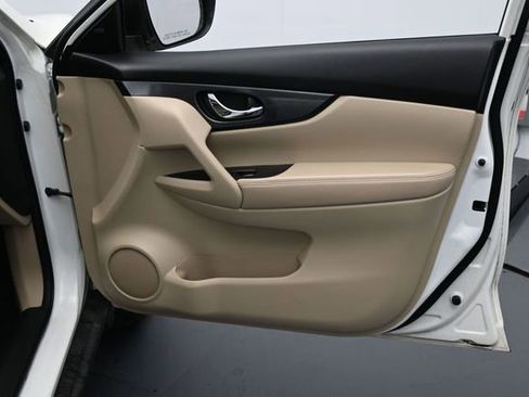 Used 2016 Nissan Rogue SL w/ SL Premium Package image 29