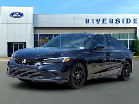 Used 2023 Honda Civic Sport image 3