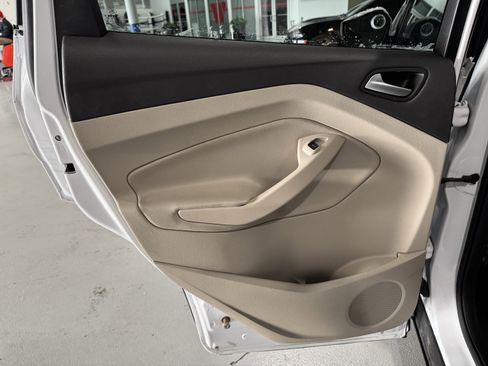 Used 2018 Ford Escape SE w/ Ford Safe & Smart Package image 30