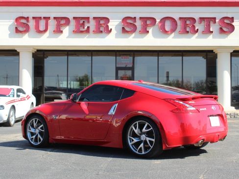 Used 2015 Nissan 370Z Touring RWD image 5