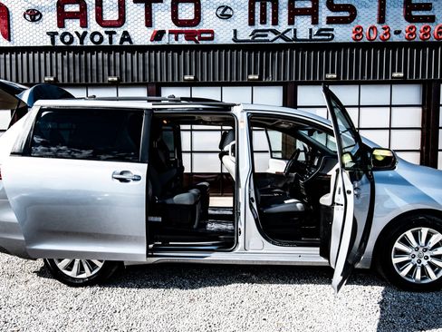 Used 2015 Toyota Sienna Limited Premium w/ Advanced Technology Package image 22