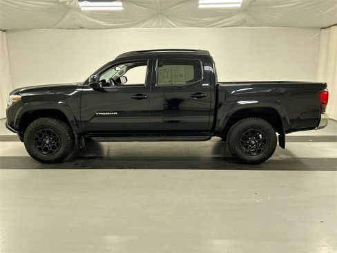 Used 2020 Toyota Tacoma SR5 image 7