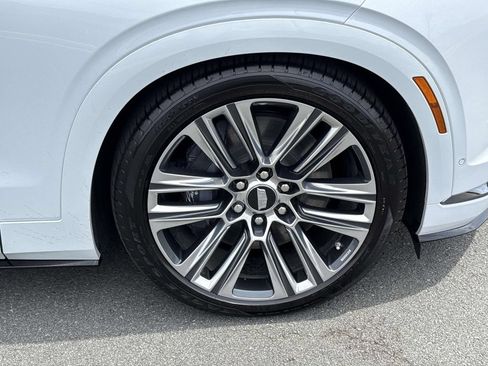 Used 2026 Cadillac Vistiq Platinum w/ LPO, Floor Liner Package AWD/4WD image 14