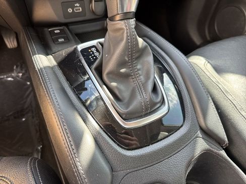 Used 2020 Nissan Rogue SL w/ Premium Package image 55