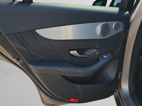 Used 2019 Mercedes-Benz GLC 300 image 7