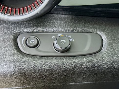 Used 2024 Chevrolet Trax RS w/ Sunroof Package image 26