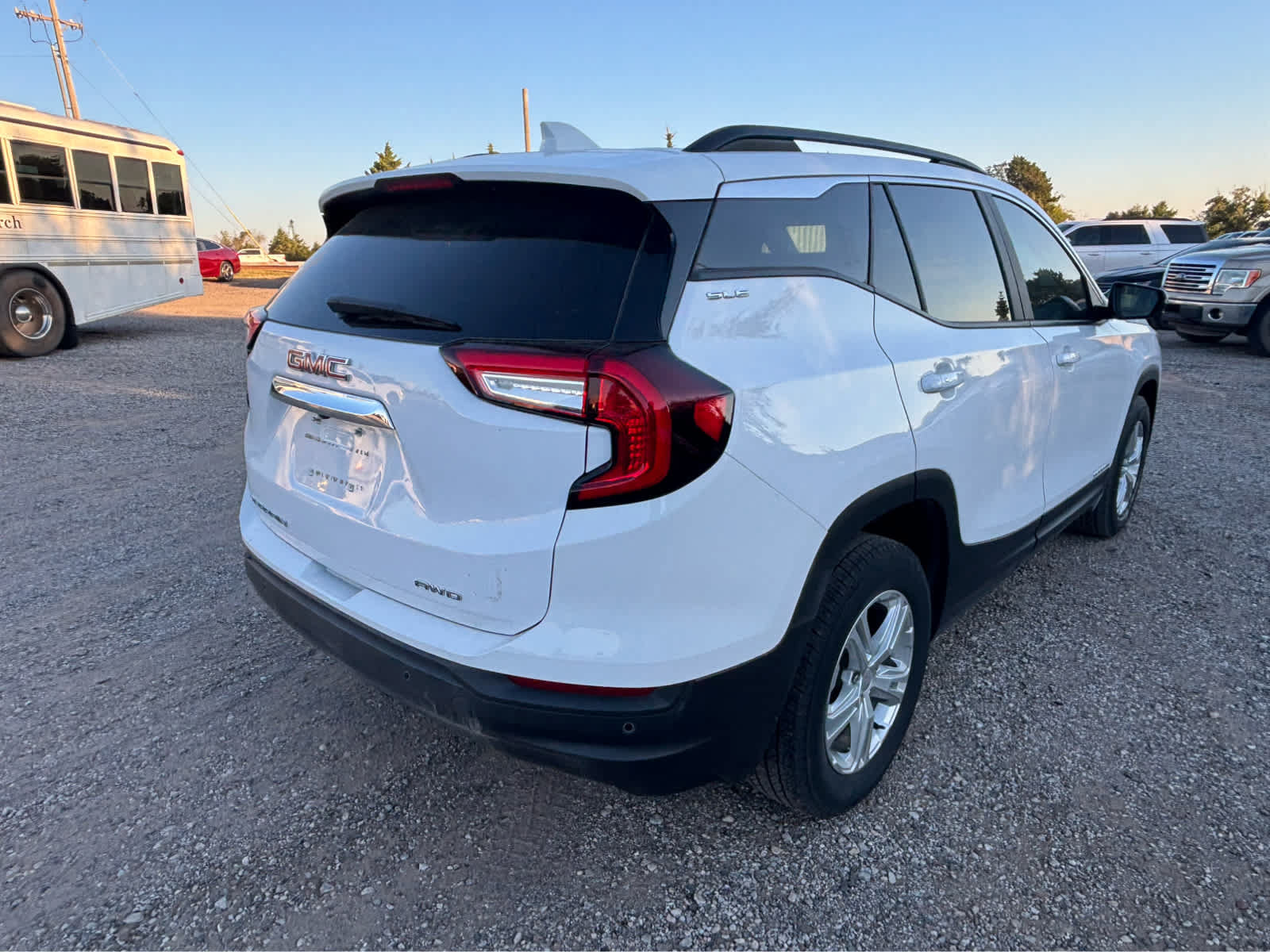 Used 2024 GMC Terrain SLE w/ Driver Convenience Package AWD/4WD image 7