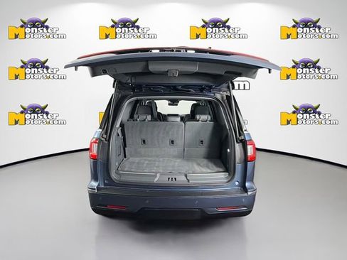 Used 2018 Lincoln Navigator Reserve w/ Technology Package image 28