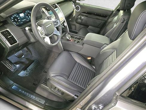 New 2026 Land Rover Discovery S AWD/4WD image 16