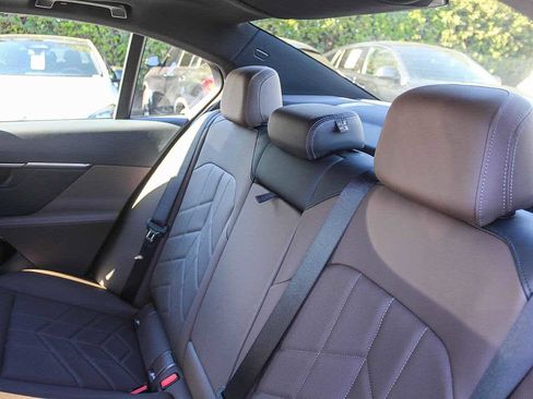 Used 2025 BMW 530i w/ M Sport Package image 18