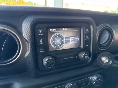Used 2019 Jeep Wrangler Unlimited Sport S AWD/4WD image 11