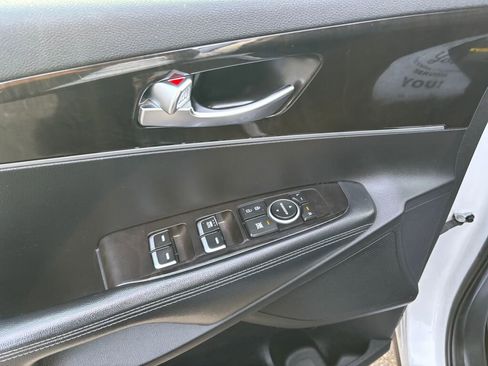Used 2017 Kia Sorento LX image 20