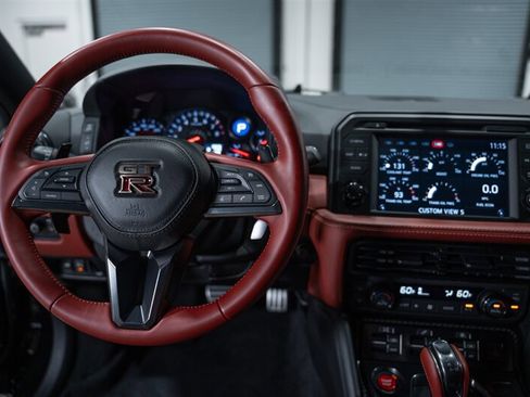 Used 2021 Nissan GT-R Premium AWD/4WD image 43